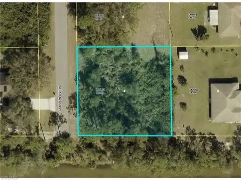 200 Gordon Ave N, Lehigh Acres, FL 33971