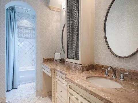 Bath - 1680 Dolphin Ct, Naples, FL 34102 photo 3 of 5