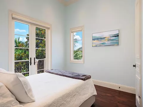 Bedroom - 1680 Dolphin Ct, Naples, FL 34102 photo 5 of 5
