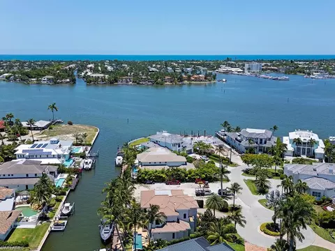 View/Area - 1680 Dolphin Ct, Naples, FL 34102 photo 1 of 3