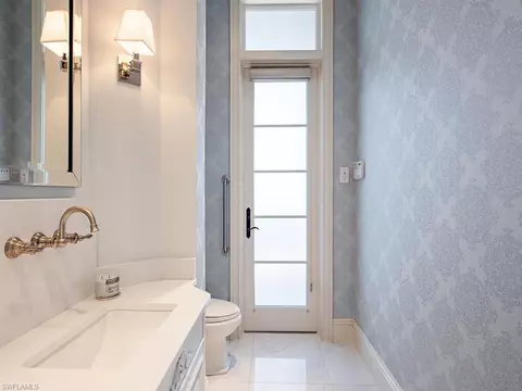 Bath - 1680 Dolphin Ct, Naples, FL 34102 photo 5 of 5