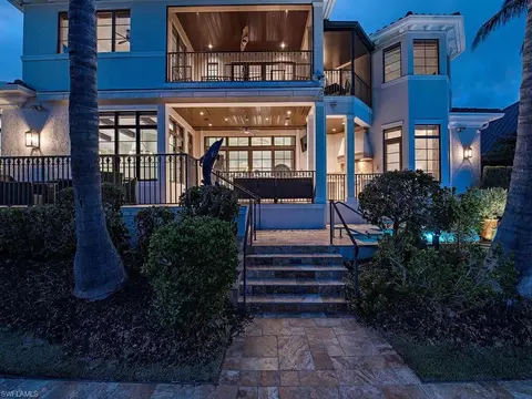 Exterior - 1680 Dolphin Ct, Naples, FL 34102 photo 6 of 9