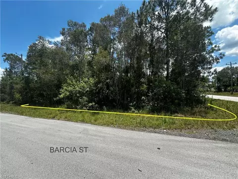 700 Barcia St E, Lehigh Acres, FL 33974
