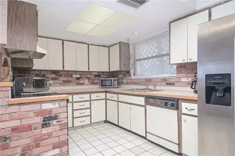 1332 Granada Blvd, Naples, FL 34103 photo 13