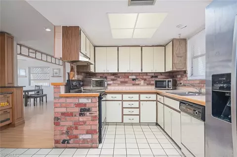 1332 Granada Blvd, Naples, FL 34103 photo 11