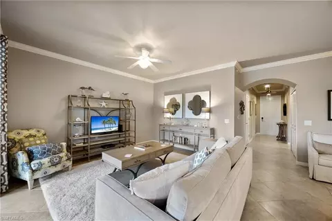9735 Acqua Ct #637, Naples, FL 34113