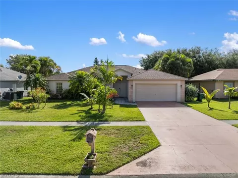 869 Summerfield Dr, Naples, FL 34120