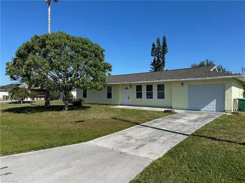 417 SE 19th Ln, Cape Coral, FL 33990