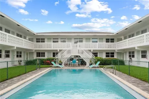 Exterior - 540 4th Ave S #4, Naples, FL 34102 photo 2 of 7