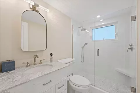Bath - 540 4th Ave S #4, Naples, FL 34102 photo 1 of 1