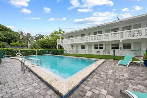 Exterior - 540 4th Ave S #4, Naples, FL 34102 photo 6 of 7