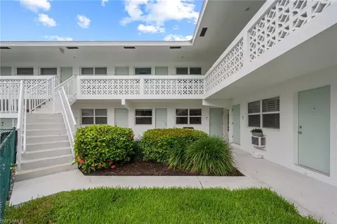 Exterior - 540 4th Ave S #4, Naples, FL 34102 photo 3 of 7