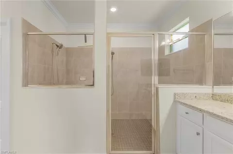 Bath - 2412 Fallglo St, Naples, FL 34120 photo 2 of 4