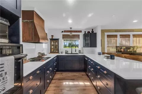 Kitchen - 3198 Wayman Rd, Moore Haven, FL 33471 photo 4 of 5