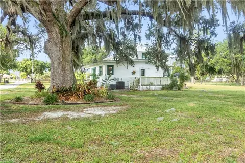 Exterior - 3198 Wayman Rd, Moore Haven, FL 33471 photo 3 of 9