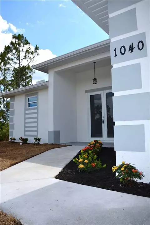 1040 Bell Blvd S, Lehigh Acres, FL 33974