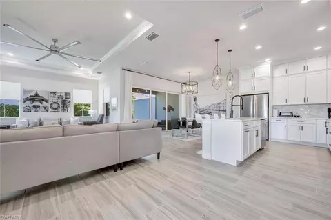 8958 Saint Lucia Dr, Naples, FL 34114