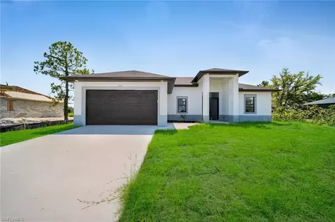 1220 Hibiscus Ave, Lehigh Acres, FL 33972