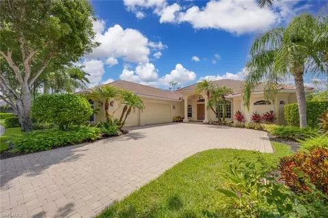 7476 Treeline Dr, Naples, FL 34119