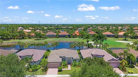 8836 Mustang Island Cir, Naples, FL 34113
