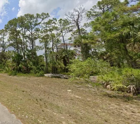 Balboa Ave, Labelle, FL 33935