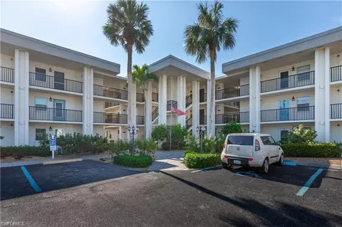1828 Pine Valley Dr #302, Fort Myers, FL 33907