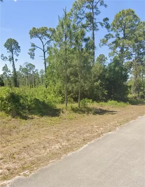 4202 E 9th St, Lehigh Acres, FL 33972
