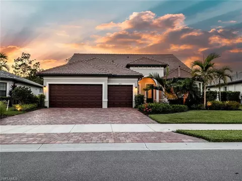 6903 Cocoplum St, Naples, FL 34114