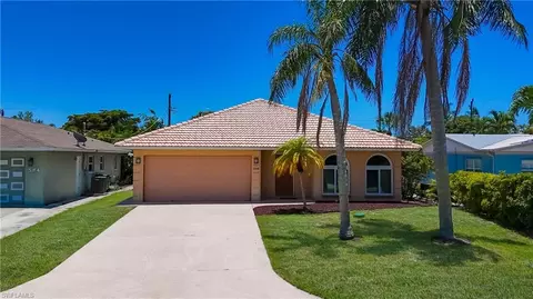 580 103rd Ave N, Naples, FL 34108