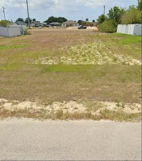 1118 NE Juanita Pl, Cape Coral, FL 33909