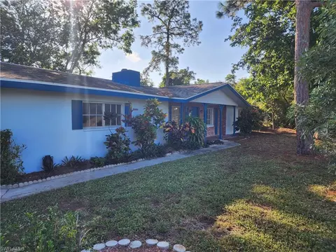 200 Willoughby Dr, Naples, FL 34110 photo 2