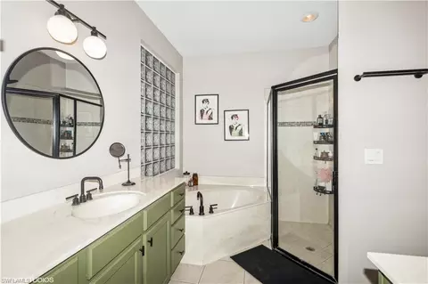 Bath - 1929 Par Dr, Naples, FL 34120 photo 1 of 3