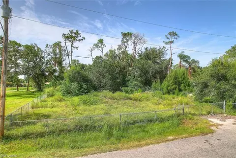 420 Santa Barbara St, North Fort Myers, FL 33903