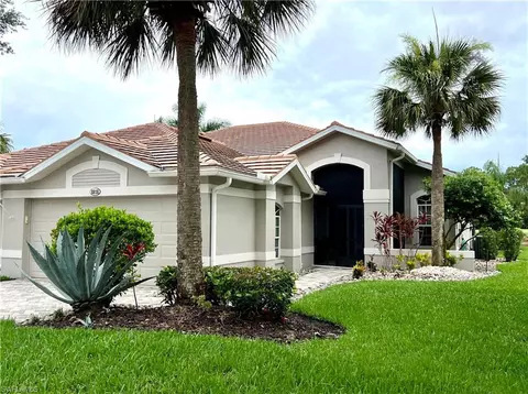 8818 Naples Heritage Dr, Naples, FL 34112