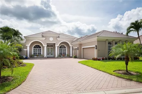 984 Glen Lake Cir, Naples, FL 34119