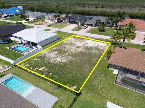 1105 NW 43rd Ave, Cape Coral, FL 33993
