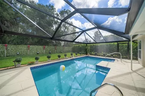 105 Saint James Way, Naples, FL 34104