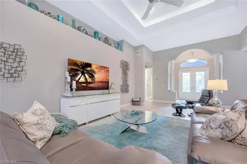 4740 Cerromar Dr, Naples, FL 34112