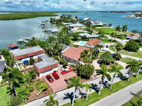 11 Capri Blvd, Naples, FL 34113 photo 3