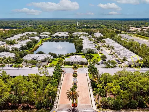 1305 Mariposa Cir #102, Naples, FL 34105