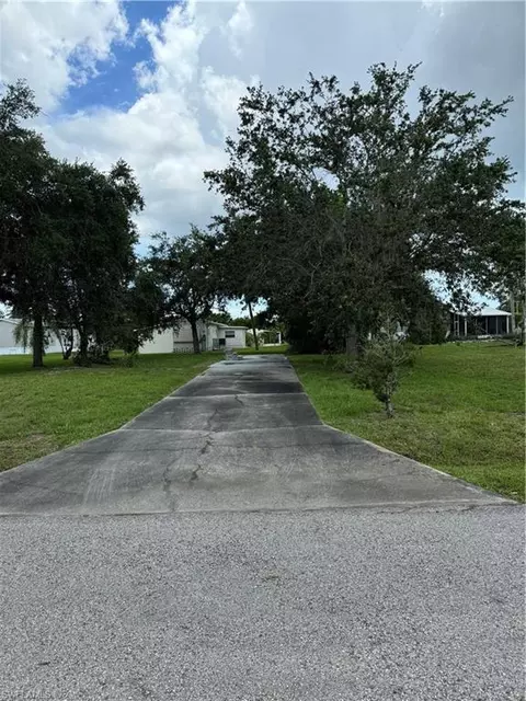 19 Twin Palms Dr, Naples, FL 34114