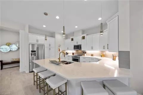 6330 Arriba Ave, Naples, FL 34113