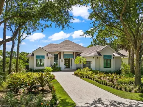 987 Barcarmil Way, Naples, FL 34110