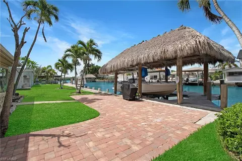 Exterior - 164 E Hilo St, Naples, FL 34113 photo 5 of 8