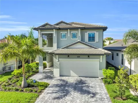 10043 Florence Cir, Naples, FL 34119