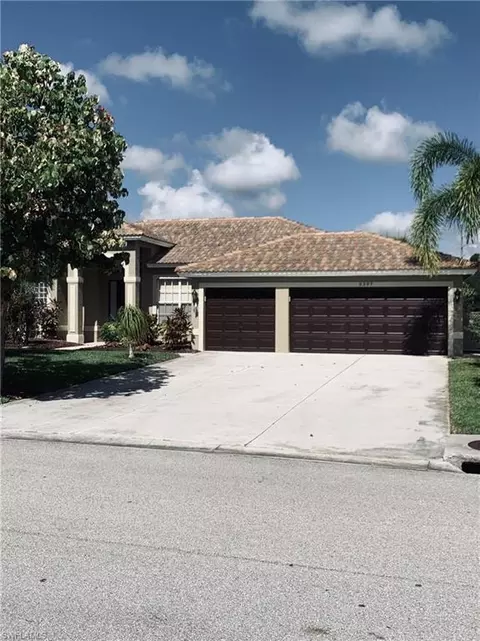 3397 Mystic River Dr, Naples, FL 34120