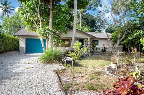 4336 Parrot Ave, Naples, FL 34104