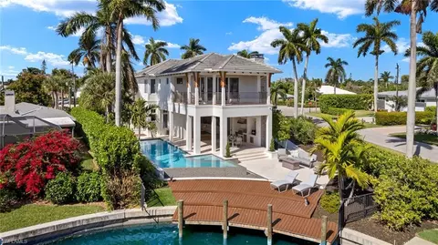 1800 Snook Dr, Naples, FL 34102