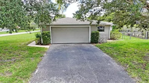 98 Johnnycake Dr, Naples, FL 34110 photo 2