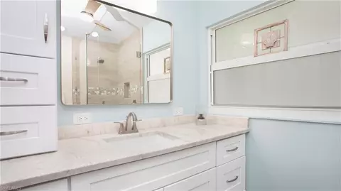 Bath - 560 Cypress Way E, Naples, FL 34110 photo 2 of 4
